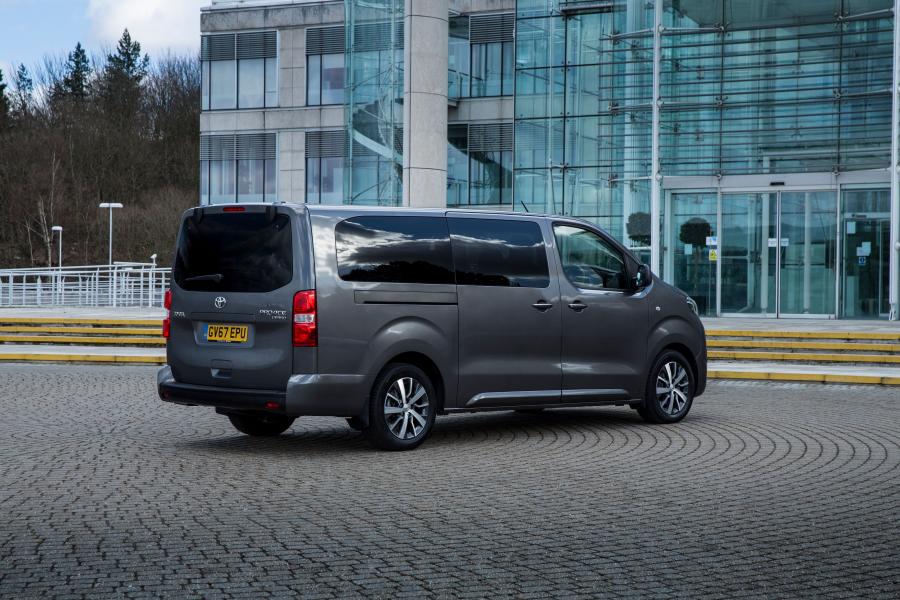  Toyota ProAce Verso VIP 2018 года  (UK) (фото 27 из 30)